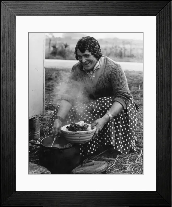 Framed Print : Old Gipsy Woman Framed Print : Old Gipsy Woman