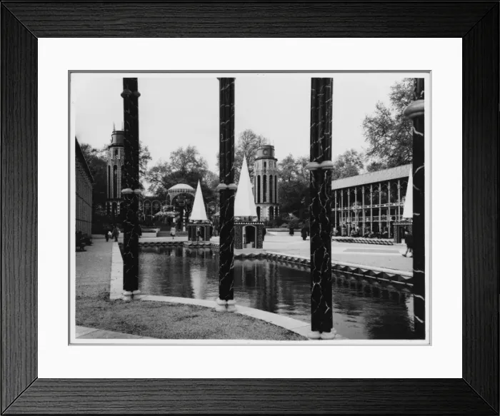 Framed Print : Festival Vista Arcades Framed Print : Festival Vista Arcades