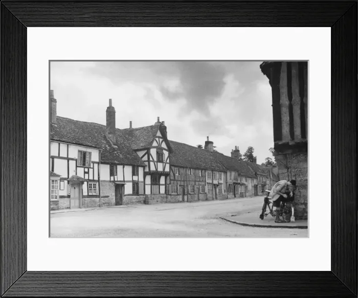 Framed Print : England / Lacock Framed Print : England / Lacock