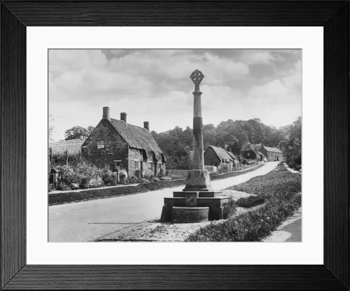 Framed Print : England / Rockingham Framed Print : England / Rockingham