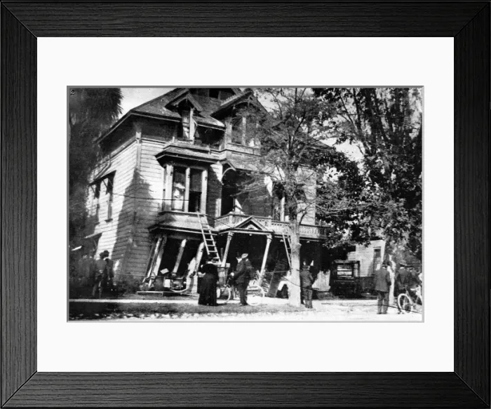 Framed Print : Effect of the San Francisco earthquake Framed Print : Effect of the San Francisco earthquake