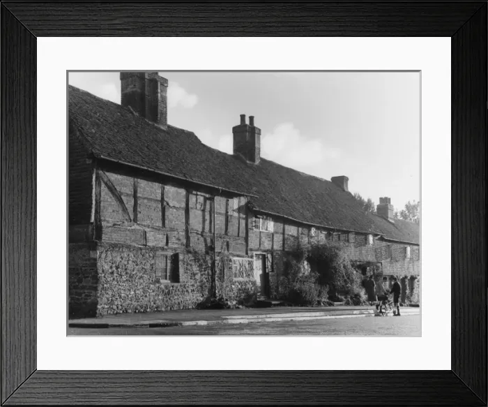 Framed Print : Limpsfield Cottages Framed Print : Limpsfield Cottages
