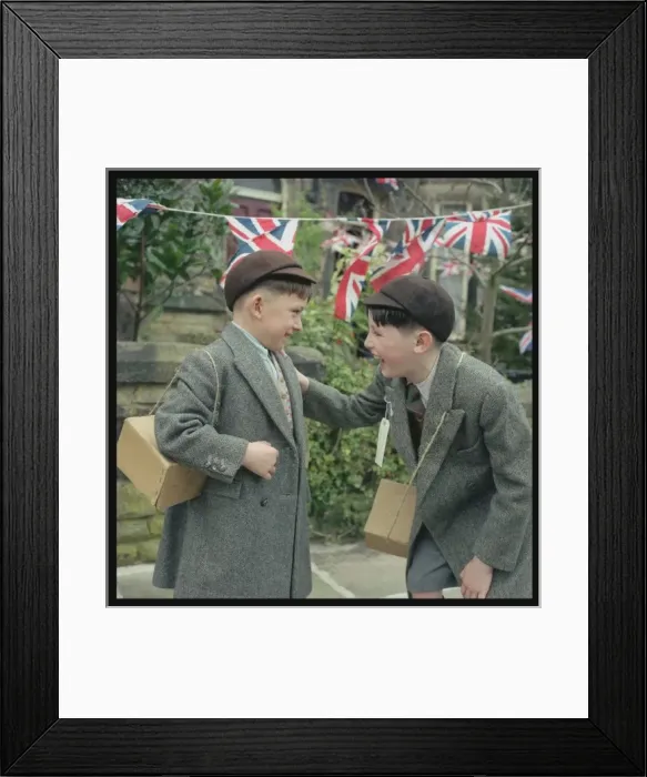 Framed Print : Happy Evacuees 1940S Framed Print : Happy Evacuees 1940S