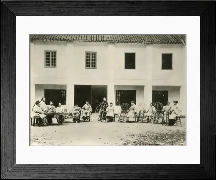 Framed Print : Spinning / Shanghai Mill Framed Print : Spinning / Shanghai Mill