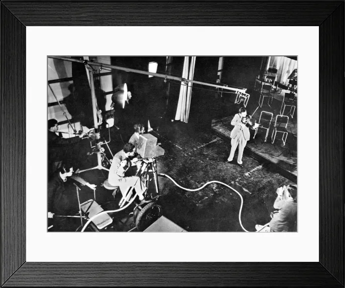 Framed Print : Broadcasting a violin recital with sound and vision Framed Print : Broadcasting a violin recital with sound and vision