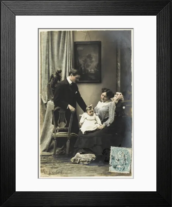 Framed Print : Social / Femme 10 of 10 Framed Print : Social / Femme 10 of 10