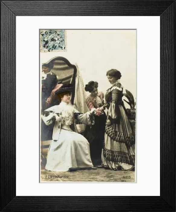 Framed Print : Social  /  Femme 7 of 10