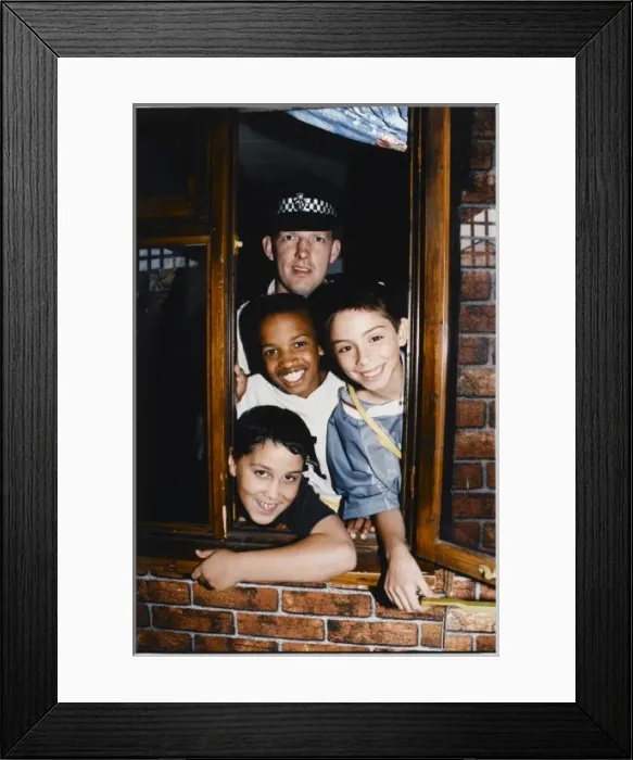 Framed Print : Police Officer / Children Framed Print : Police Officer / Children