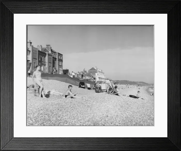 Framed Print : Pebbles at Hythe Framed Print : Pebbles at Hythe