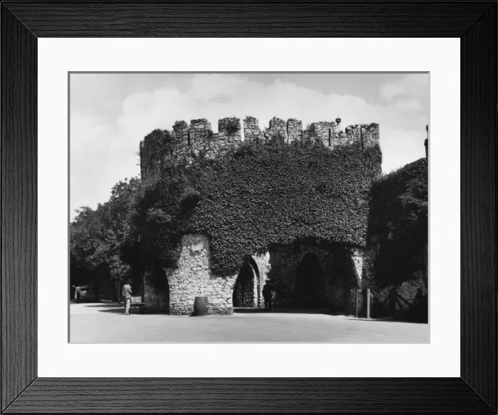 Framed Print : Tenby Town Walls Framed Print : Tenby Town Walls