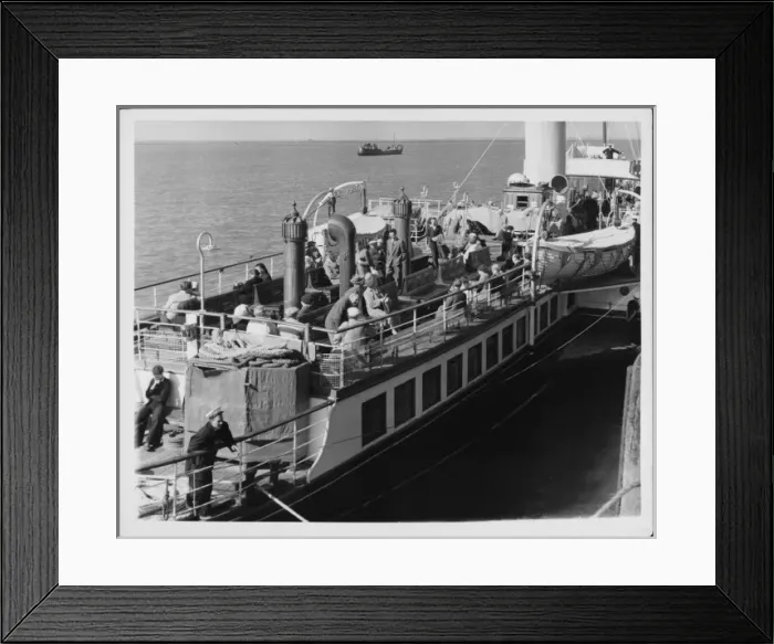 Framed Print : Pleasure Steamer Framed Print : Pleasure Steamer
