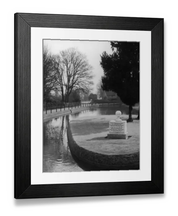 Framed Print : England / Great Amwell Framed Print : England / Great Amwell
