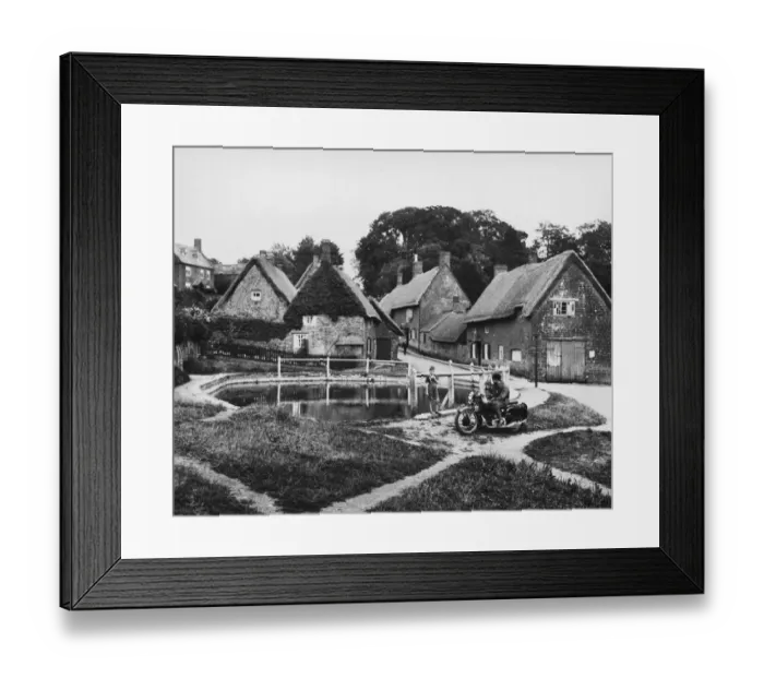 Framed Print : England / Wroxton 1940S Framed Print : England / Wroxton 1940S