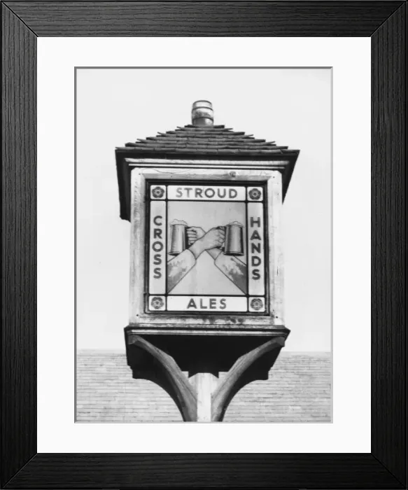 Framed Print : THE CROSS HANDS PUB Framed Print : THE CROSS HANDS PUB