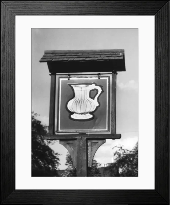Framed Print : GOLDEN POT INN SIGN Framed Print : GOLDEN POT INN SIGN