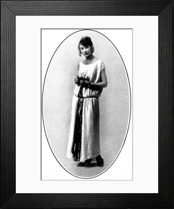 Framed Print : Fashion for September 1923 Framed Print : Fashion for September 1923