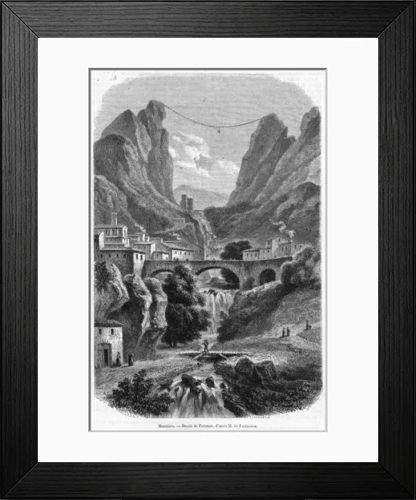 Framed Print : Moustiers Sainte Marie Framed Print : Moustiers Sainte Marie
