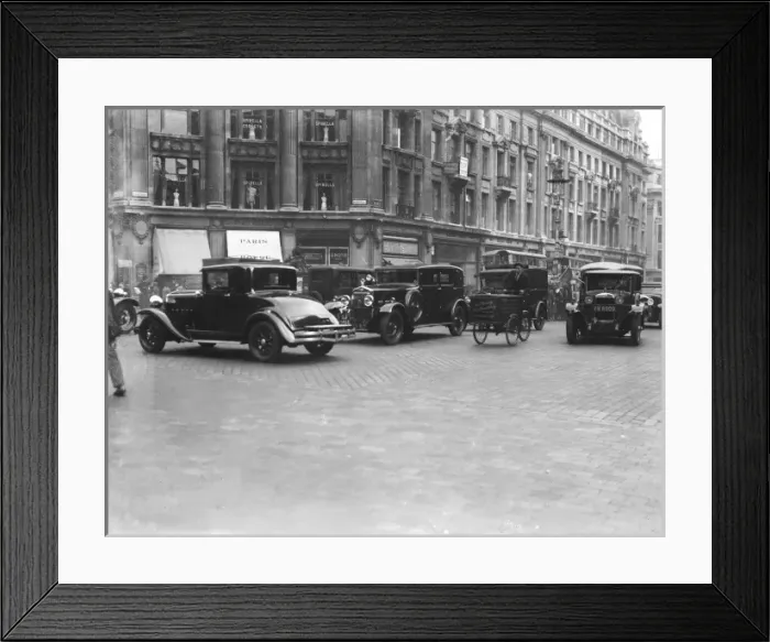 Framed Print : London Traffic 1930S Framed Print : London Traffic 1930S