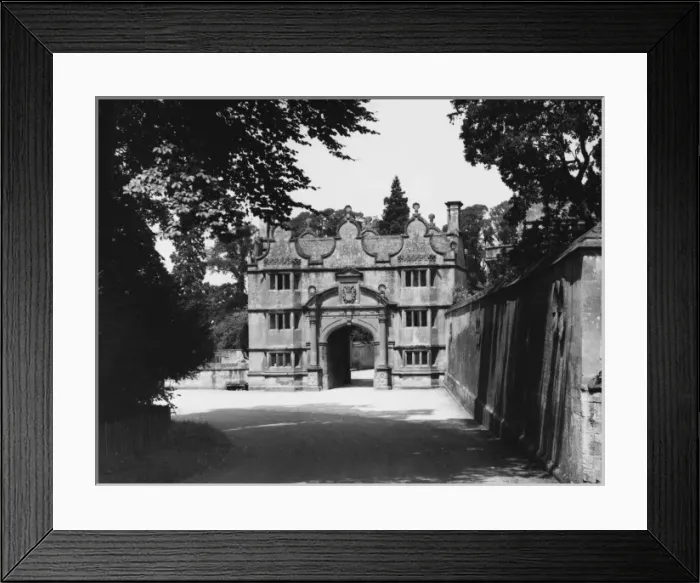 Framed Print : Stanway House Gateway Framed Print : Stanway House Gateway