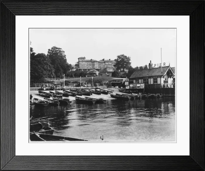 Framed Print : Bowness-On-Windermere Framed Print : Bowness-On-Windermere
