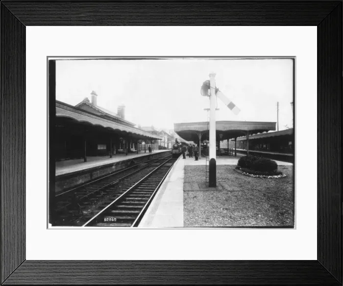 Framed Print : Earlswood Station - 1910 Framed Print : Earlswood Station - 1910