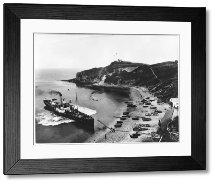 Framed Print : Lulworth Cove - 1925 Framed Print : Lulworth Cove - 1925