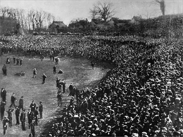 Spectators at Crystal Palace football ground for the 1901 F