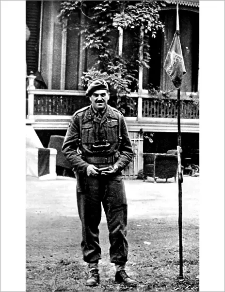 Major-General R. E. Urquhart in Arnhem; Second World War, 194