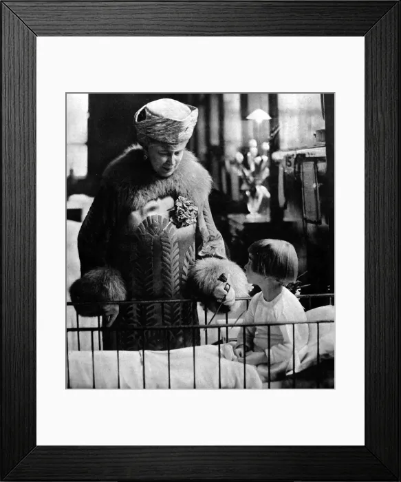 Framed Print : Queen Mary at the Royal Free Hospital Framed Print : Queen Mary at the Royal Free Hospital