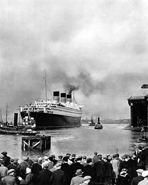 R. M. S. Queen Mary leaving Clydebank, March 1936