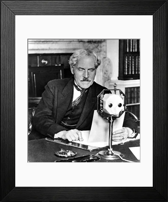 Framed Print : Ramsey MacDonald (1866-1937) Framed Print : Ramsey MacDonald (1866-1937)