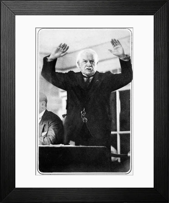 Framed Print : David Lloyd George (1863-1945), speaking in 1932 Framed Print : David Lloyd George (1863-1945), speaking in 1932