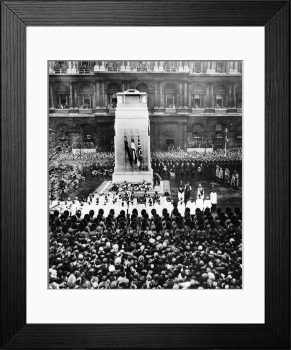 Framed Print : The central ceremony of Armistice Day, the King laying his w Framed Print : The central ceremony of Armistice Day, the King laying his w