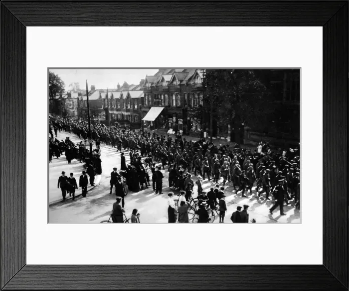 Framed Print : German prisoners in Southampton Framed Print : German prisoners in Southampton