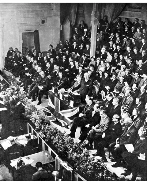 Harold Macmillan addressing the Conservative Party Conferenc