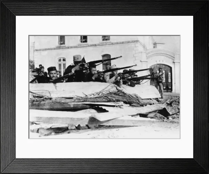 Framed Print : Fighting in Lisboa Framed Print : Fighting in Lisboa
