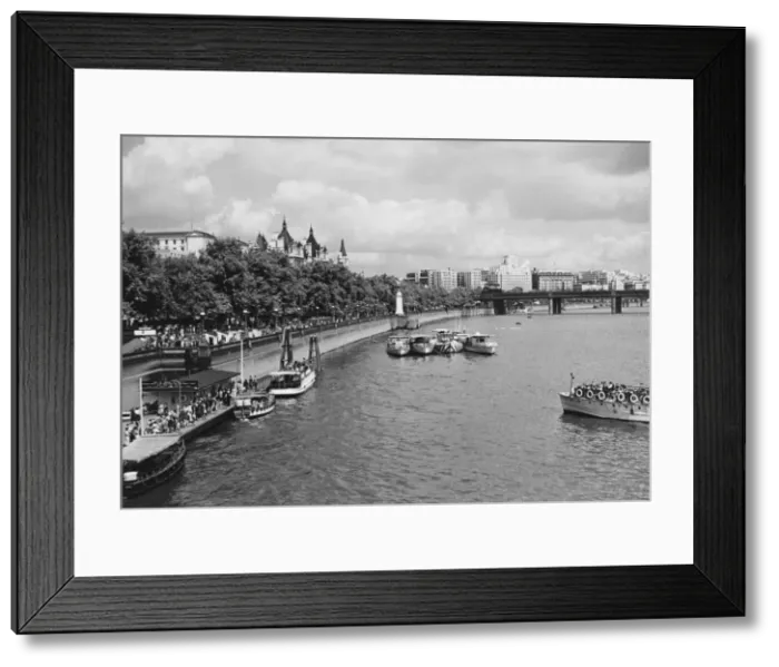 Framed Print : Thames Embankment Framed Print : Thames Embankment