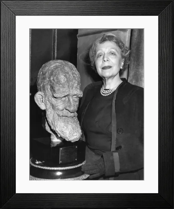 Framed Print : Dame Edith Evans Framed Print : Dame Edith Evans