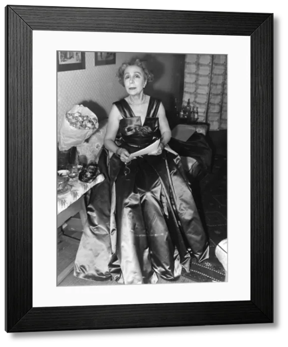 Framed Print : Dame Edith Evans Framed Print : Dame Edith Evans