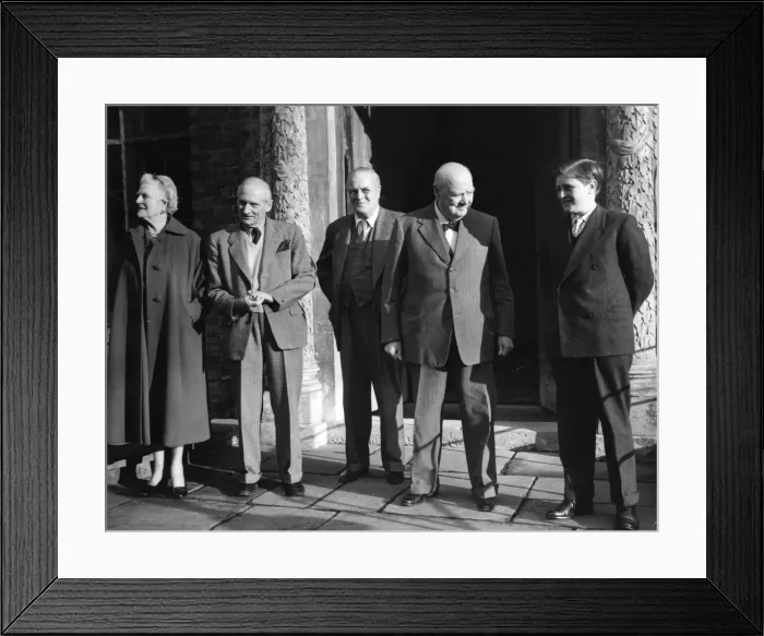 Framed Print : Winston Churchill Framed Print : Winston Churchill