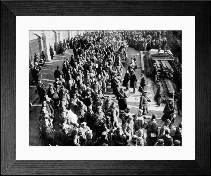 Framed Print : Caught during the battle of Flanders: Greman prisoners on the march in Southend Framed Print : Caught during the battle of Flanders: Greman prisoners on the march in Southend