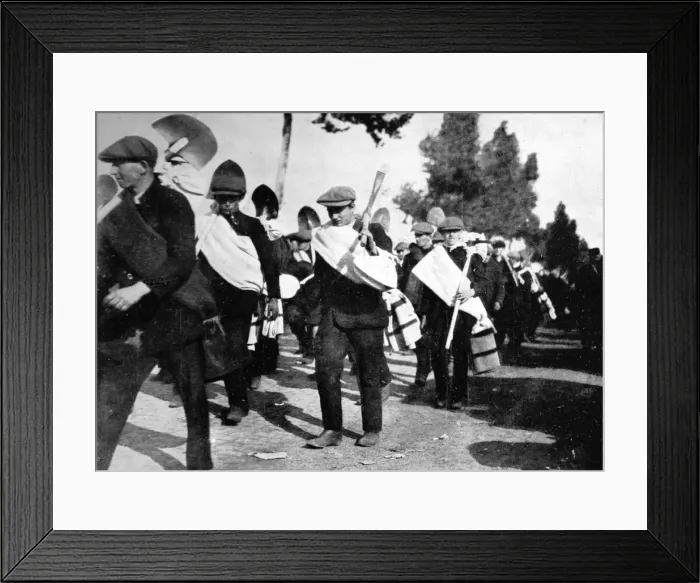 Framed Print : Young Belgians marching to dig shelter-trenches for the sold Framed Print : Young Belgians marching to dig shelter-trenches for the sold