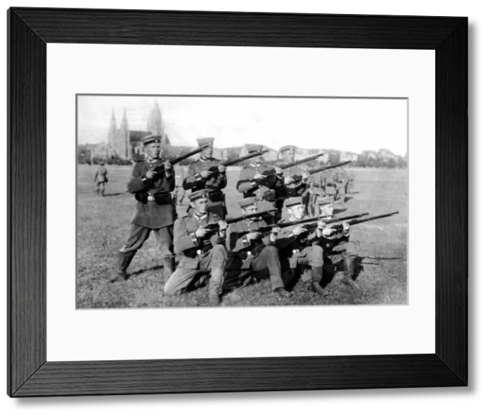 Framed Print : Germanys reply to Kitcheners army: Volunteers (Freiwillige) at drill for entry into the field in Framed Print : Germanys reply to Kitcheners army: Volunteers (Freiwillige) at drill for entry into the field in