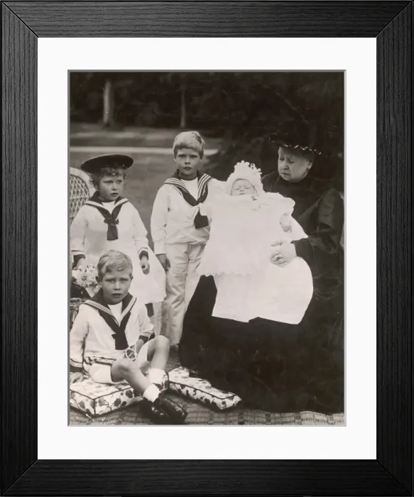 Framed Print : Queen Victoria and her great grandchildren Framed Print : Queen Victoria and her great grandchildren
