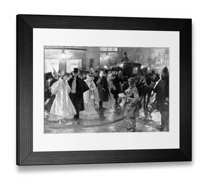 Framed Print : Theatre-goers rushing for carriages, Strand, 1907 Framed Print : Theatre-goers rushing for carriages, Strand, 1907