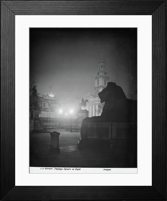 Framed Print : London, Trafalgar Square at Night Framed Print : London, Trafalgar Square at Night