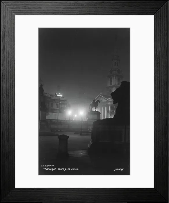 Framed Print : Trafalgar Square at Night Framed Print : Trafalgar Square at Night