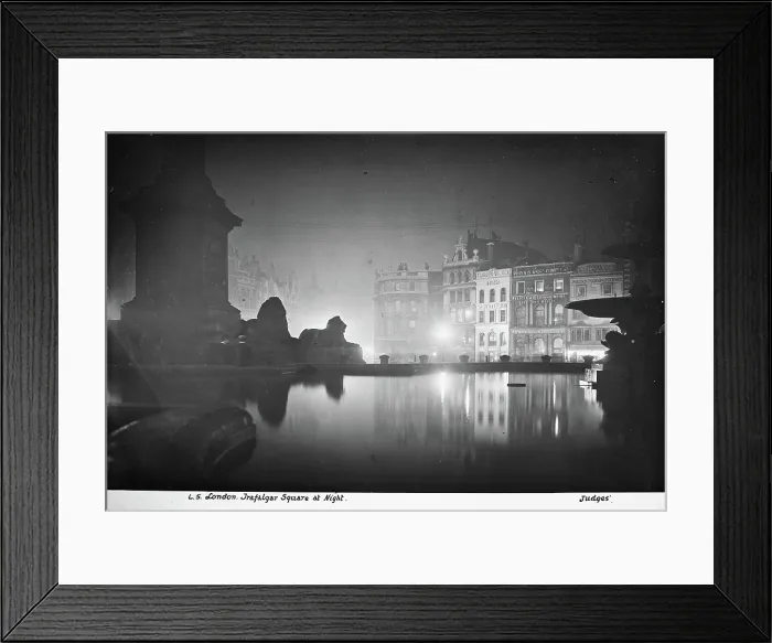 Framed Print : Trafalgar Square at Night Framed Print : Trafalgar Square at Night