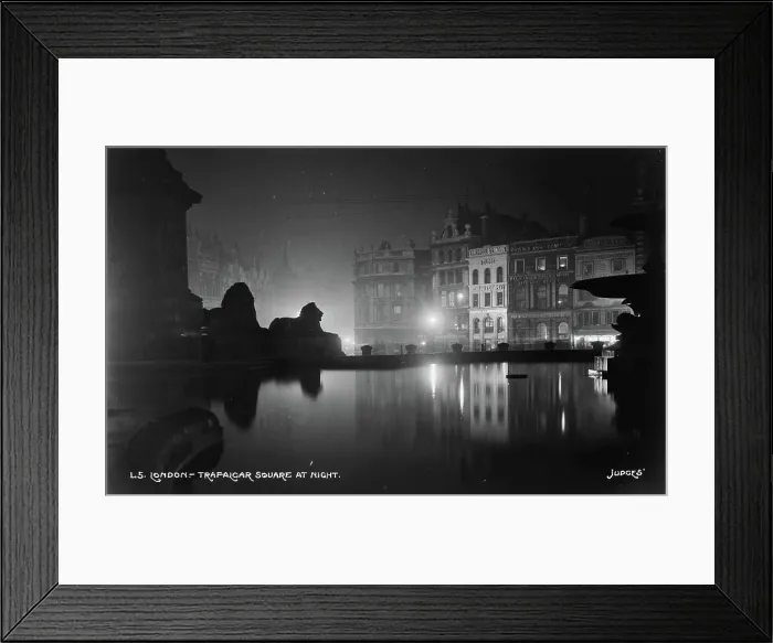 Framed Print : Trafalgar Square at Night Framed Print : Trafalgar Square at Night