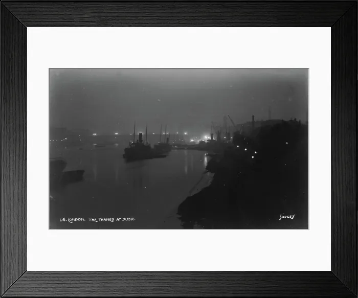 Framed Print : The Thames at Dusk Framed Print : The Thames at Dusk